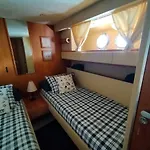 Boat Sirio Ботель *