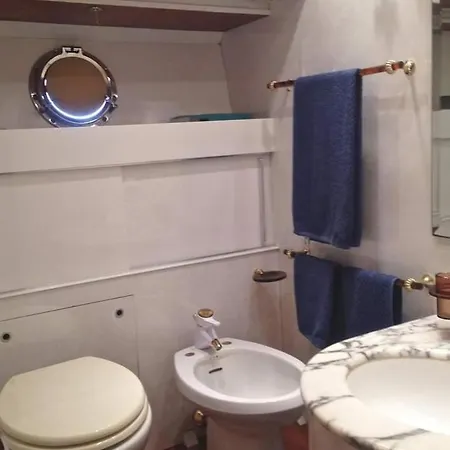 ספינת מלון Boat Sirio סן מיגל דה אבונה