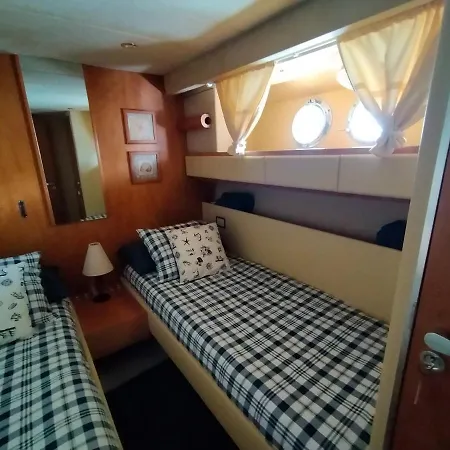 Boat Sirio ספינת מלון *
